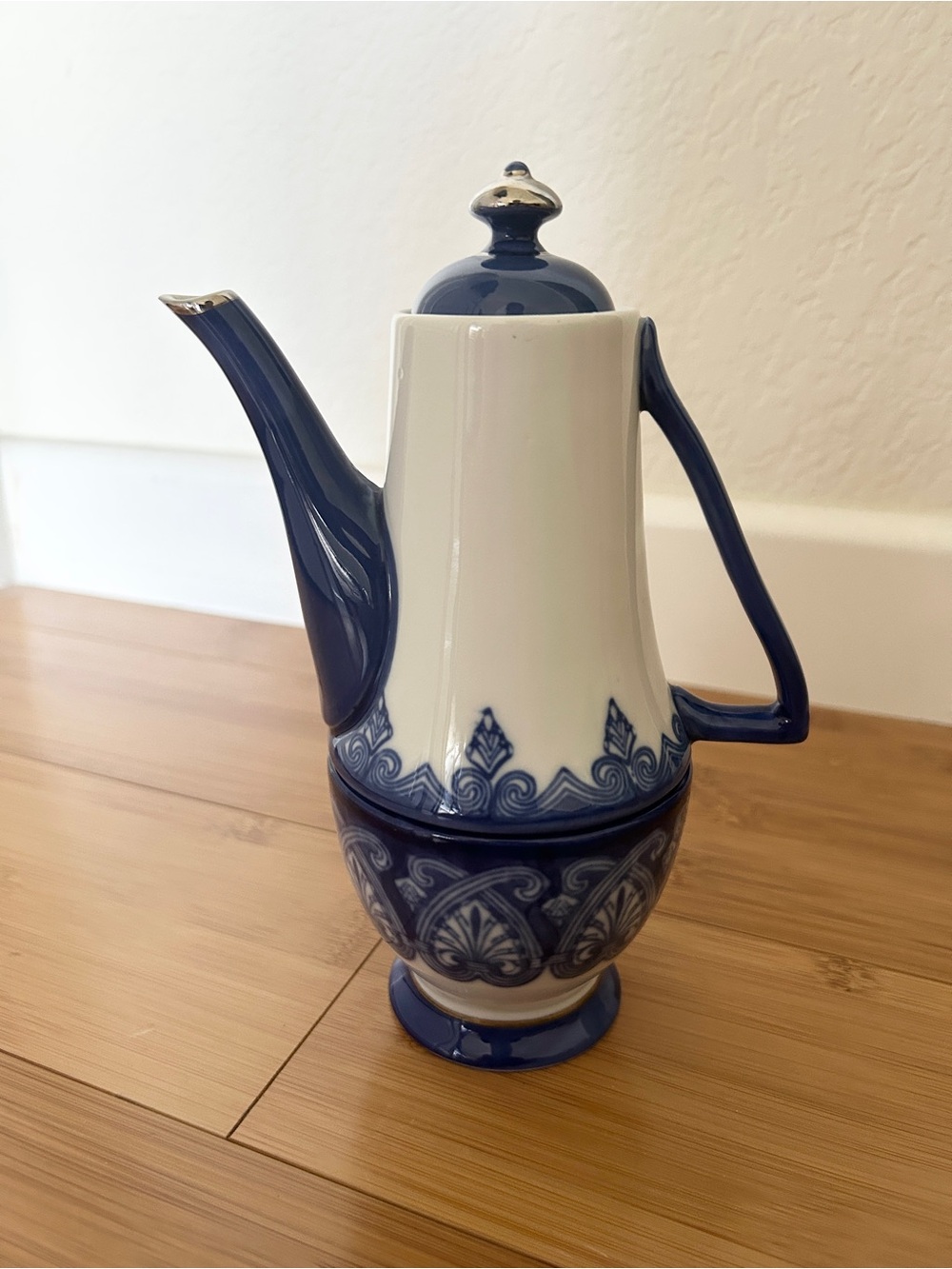Vintage Bombay Company Blue & White Stackable Tea-For-One Set